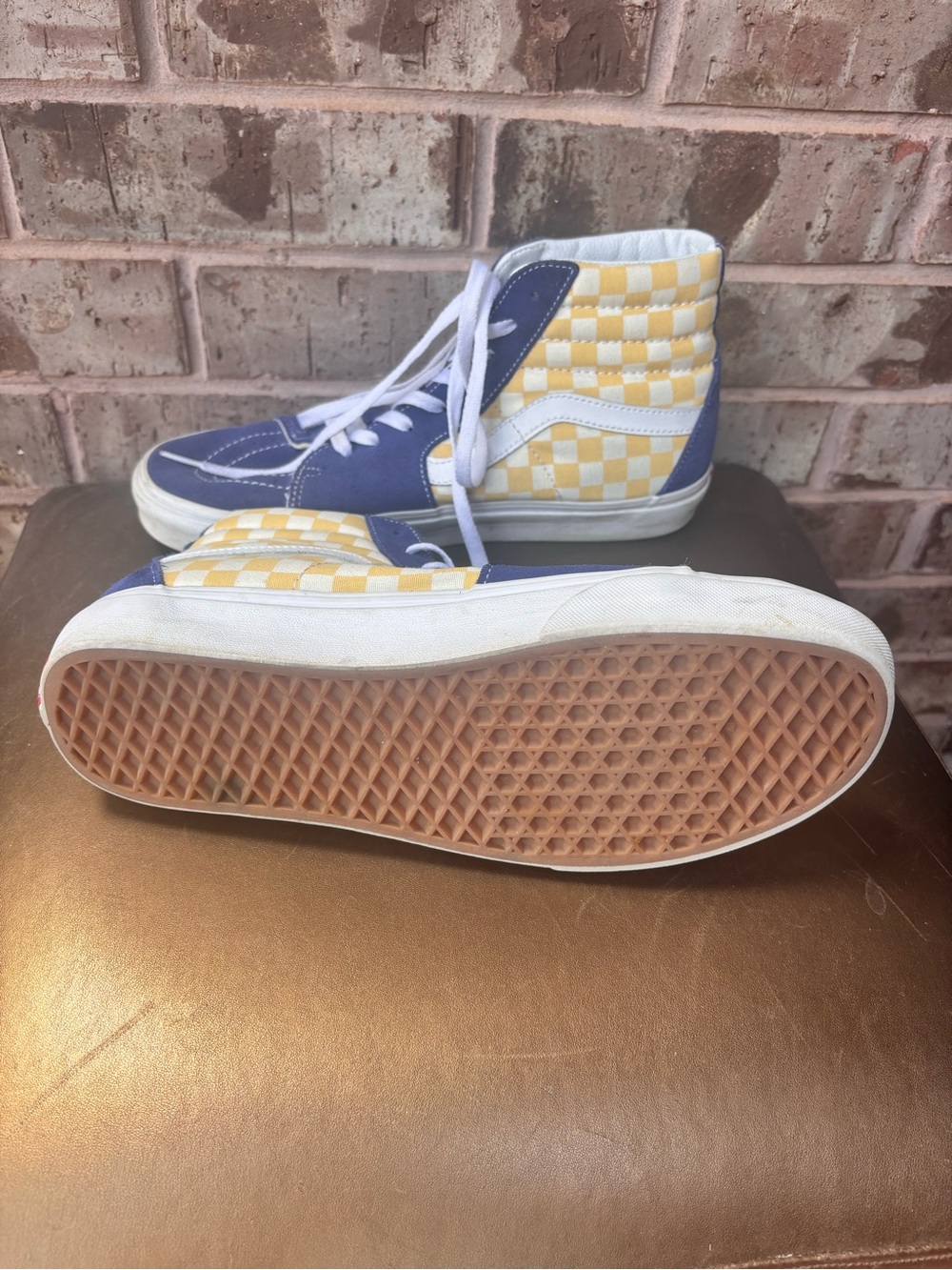 Vans - Picture 2 of 4